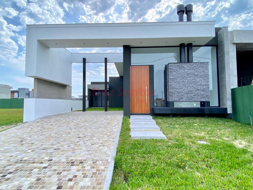 Casa 3 Dormitórios