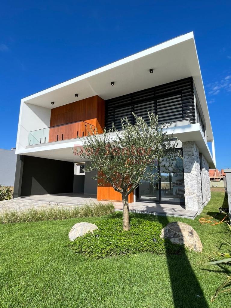 Casa 4 Dormitórios